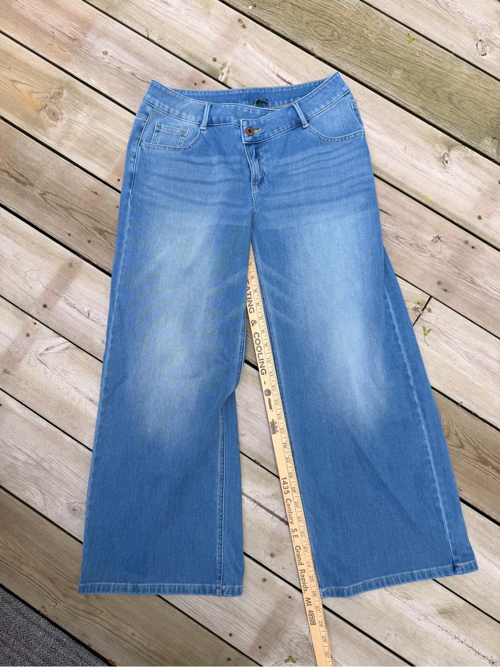 NWOT HALARA Light Blue Wide-Leg Women's Jeans-stretchy Small Petite